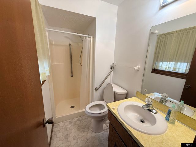 14824 Hillside Plaza, Omaha, NE 68154