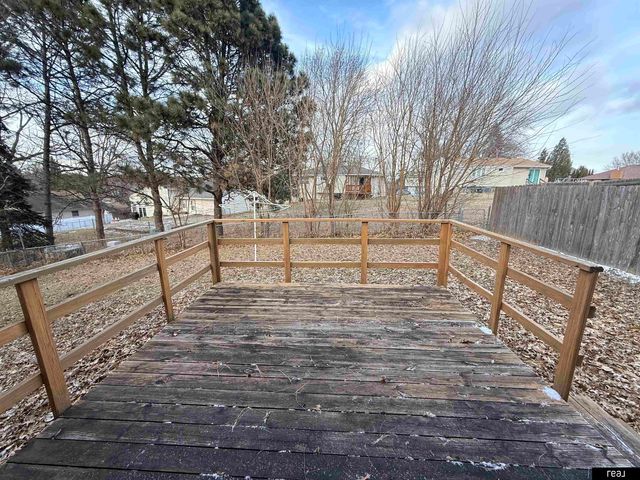 14824 Hillside Plaza, Omaha, NE 68154