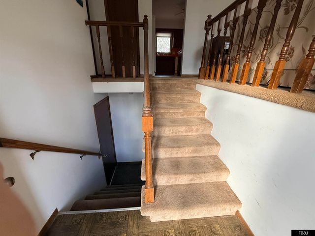 14824 Hillside Plaza, Omaha, NE 68154