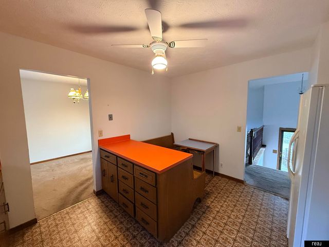 14824 Hillside Plaza, Omaha, NE 68154