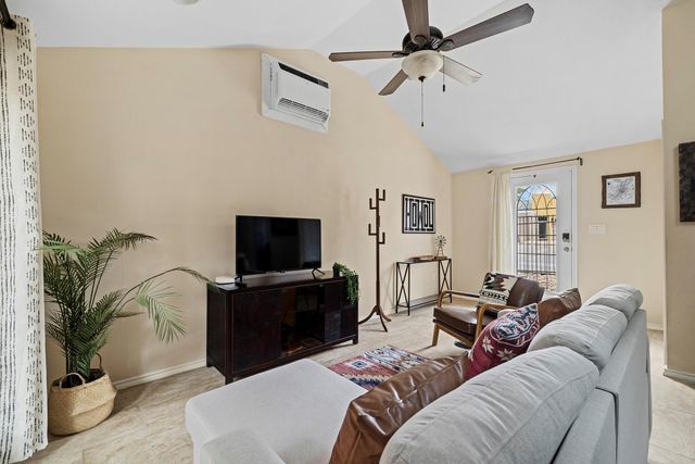 75 Pedernales ST, Austin, TX 78702