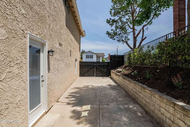 403 Blackhawk Drive, Newbury Park, CA 91320