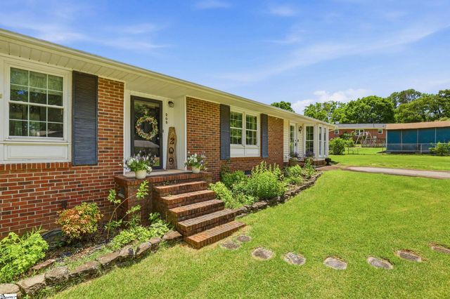 209 Woodberry Circle, Easley, SC 29642