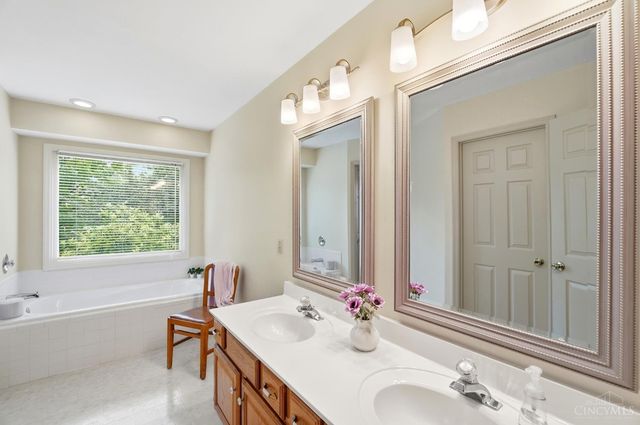 6295 Stoneyford Court, West Chester, OH 45069
