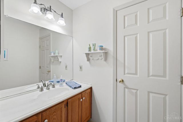 6295 Stoneyford Court, West Chester, OH 45069