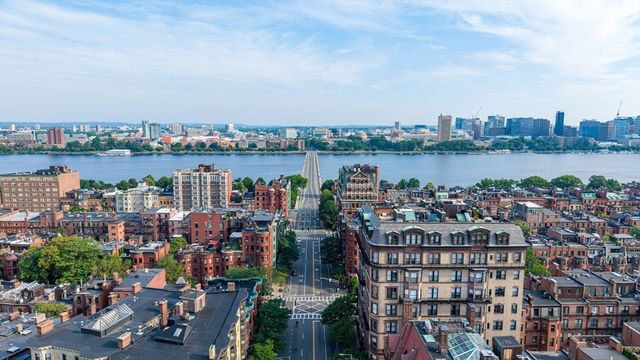 360 Newbury Street PH807, Boston, MA 02115