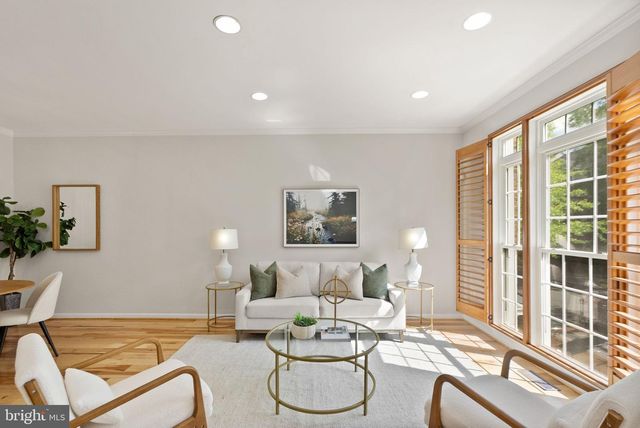 4127 FAIRFAX CENTER CREEK DR, Fairfax, VA 22030