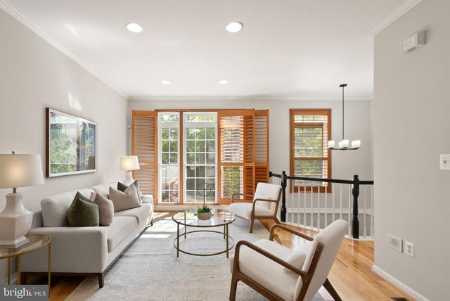 4127 FAIRFAX CENTER CREEK DR, Fairfax, VA 22030