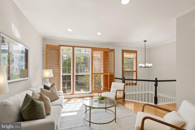 4127 FAIRFAX CENTER CREEK DR, Fairfax, VA 22030