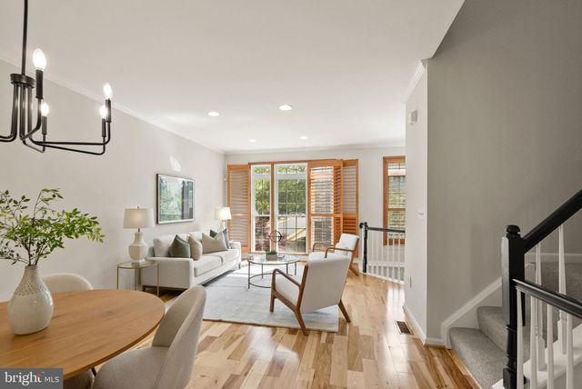 4127 FAIRFAX CENTER CREEK DR, Fairfax, VA 22030
