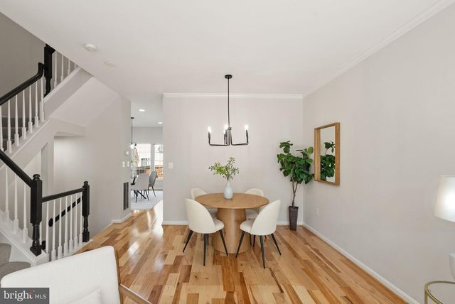 4127 FAIRFAX CENTER CREEK DR, Fairfax, VA 22030
