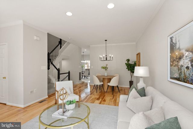 4127 FAIRFAX CENTER CREEK DR, Fairfax, VA 22030