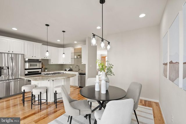 4127 FAIRFAX CENTER CREEK DR, Fairfax, VA 22030
