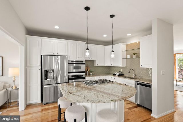 4127 FAIRFAX CENTER CREEK DR, Fairfax, VA 22030