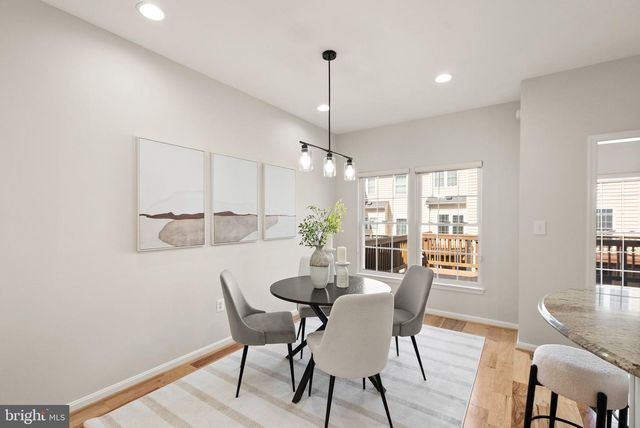 4127 FAIRFAX CENTER CREEK DR, Fairfax, VA 22030