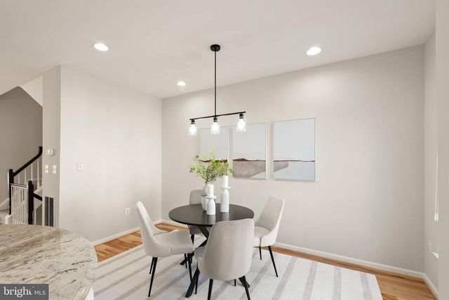4127 FAIRFAX CENTER CREEK DR, Fairfax, VA 22030