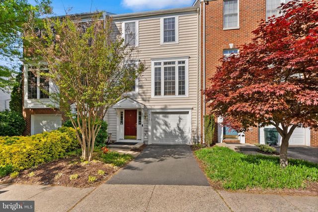 4127 FAIRFAX CENTER CREEK DR, Fairfax, VA 22030