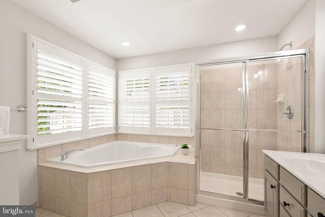 4127 FAIRFAX CENTER CREEK DR, Fairfax, VA 22030