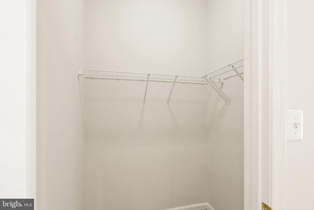 4127 FAIRFAX CENTER CREEK DR, Fairfax, VA 22030