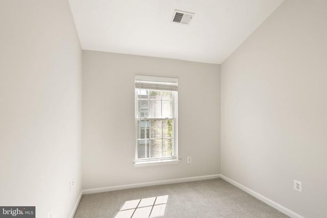 4127 FAIRFAX CENTER CREEK DR, Fairfax, VA 22030