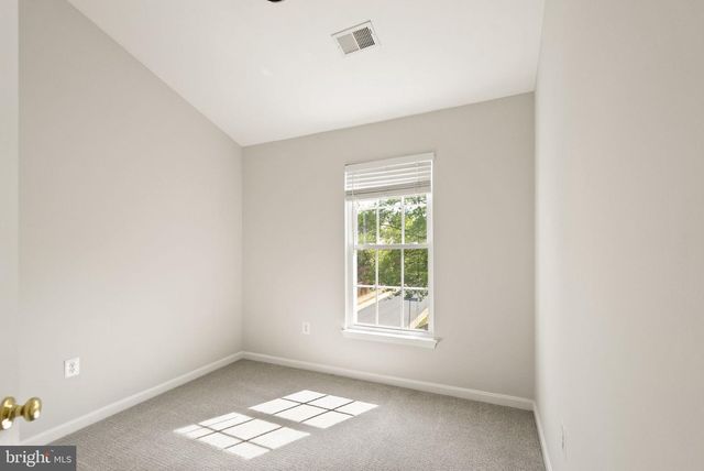 4127 FAIRFAX CENTER CREEK DR, Fairfax, VA 22030