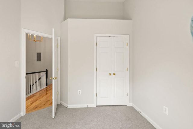 4127 FAIRFAX CENTER CREEK DR, Fairfax, VA 22030