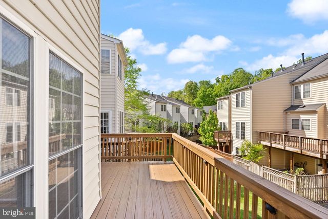 4127 FAIRFAX CENTER CREEK DR, Fairfax, VA 22030