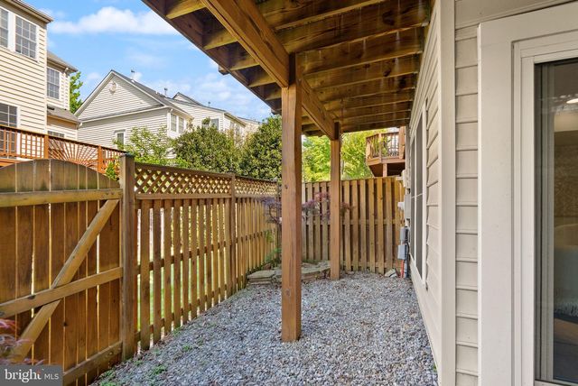 4127 FAIRFAX CENTER CREEK DR, Fairfax, VA 22030