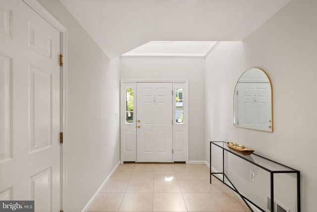 4127 FAIRFAX CENTER CREEK DR, Fairfax, VA 22030