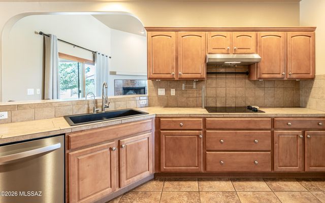 241 N Suntan Drive, Vail, AZ 85641