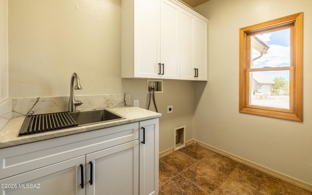 241 N Suntan Drive, Vail, AZ 85641