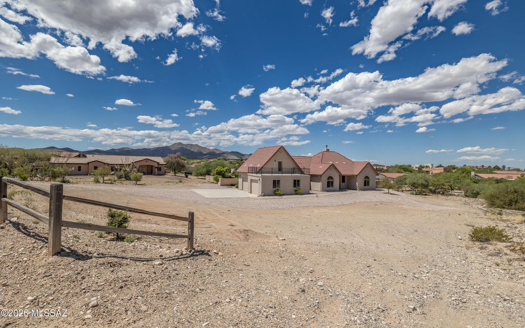 241 N Suntan Drive, Vail, AZ 85641