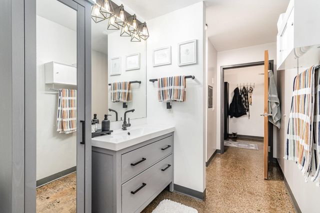 500 Robert Street N 201, Saint Paul, MN 55101