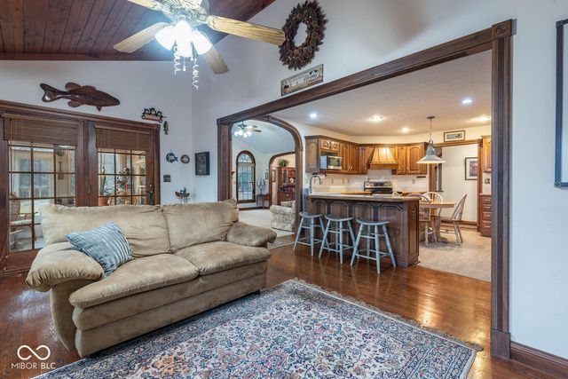8031 E Hardin Ridge Road, Heltonville, IN 47436