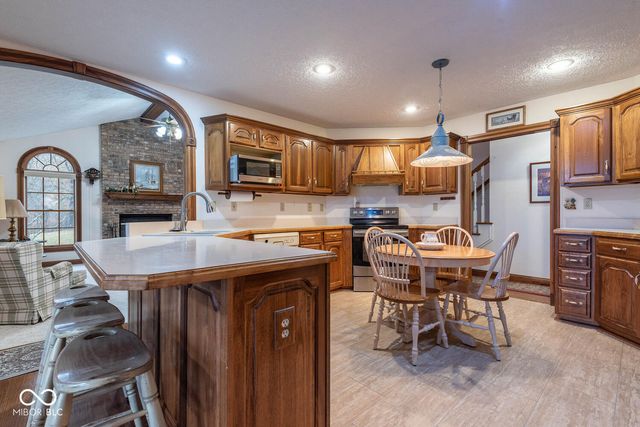 8031 E Hardin Ridge Road, Heltonville, IN 47436