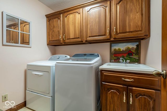 8031 E Hardin Ridge Road, Heltonville, IN 47436