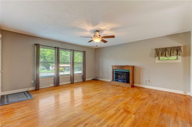 818 Grand Oaks Drive, Eden, NC 27288