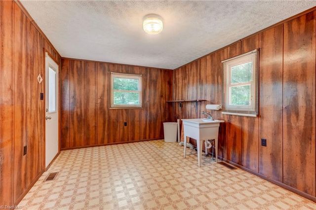 818 Grand Oaks Drive, Eden, NC 27288