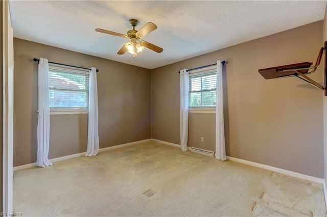 818 Grand Oaks Drive, Eden, NC 27288