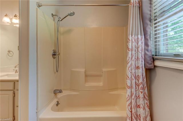 818 Grand Oaks Drive, Eden, NC 27288