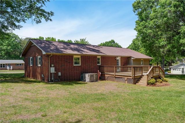 818 Grand Oaks Drive, Eden, NC 27288