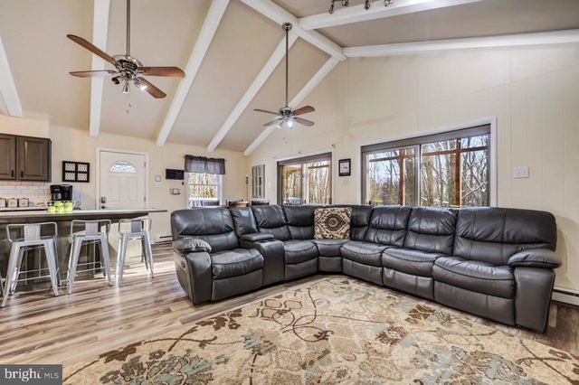 124 FERN RIDGE RD, Blakeslee, PA 18610