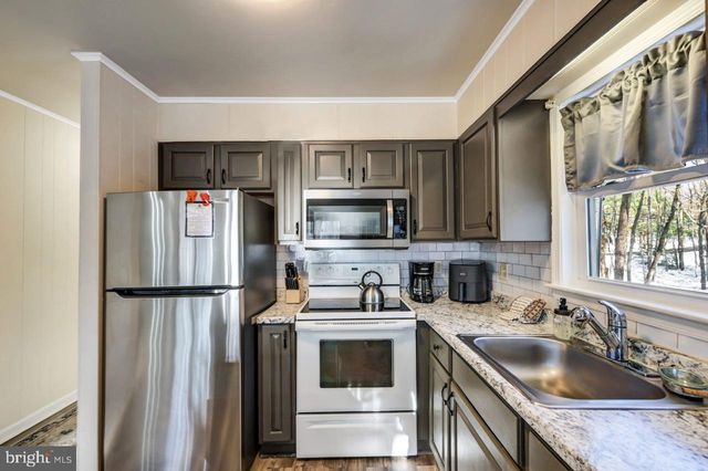 124 FERN RIDGE RD, Blakeslee, PA 18610