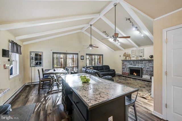 124 FERN RIDGE RD, Blakeslee, PA 18610