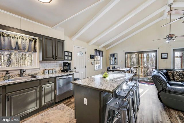 124 FERN RIDGE RD, Blakeslee, PA 18610