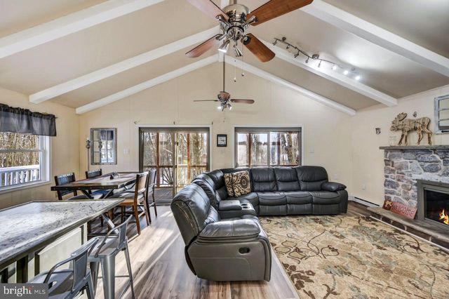 124 FERN RIDGE RD, Blakeslee, PA 18610