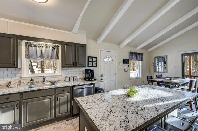 124 FERN RIDGE RD, Blakeslee, PA 18610