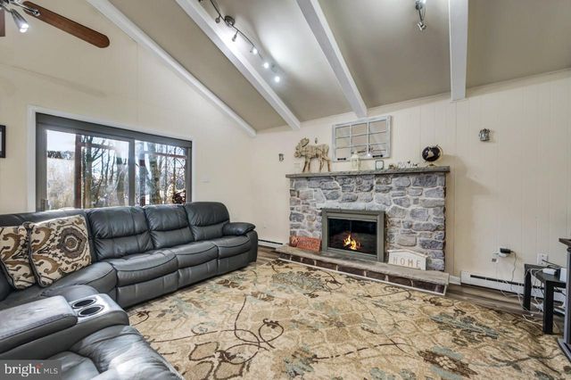 124 FERN RIDGE RD, Blakeslee, PA 18610