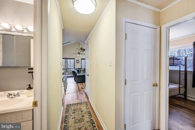 124 FERN RIDGE RD, Blakeslee, PA 18610