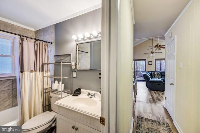 124 FERN RIDGE RD, Blakeslee, PA 18610